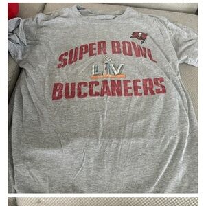 Football buccaneers t shirt